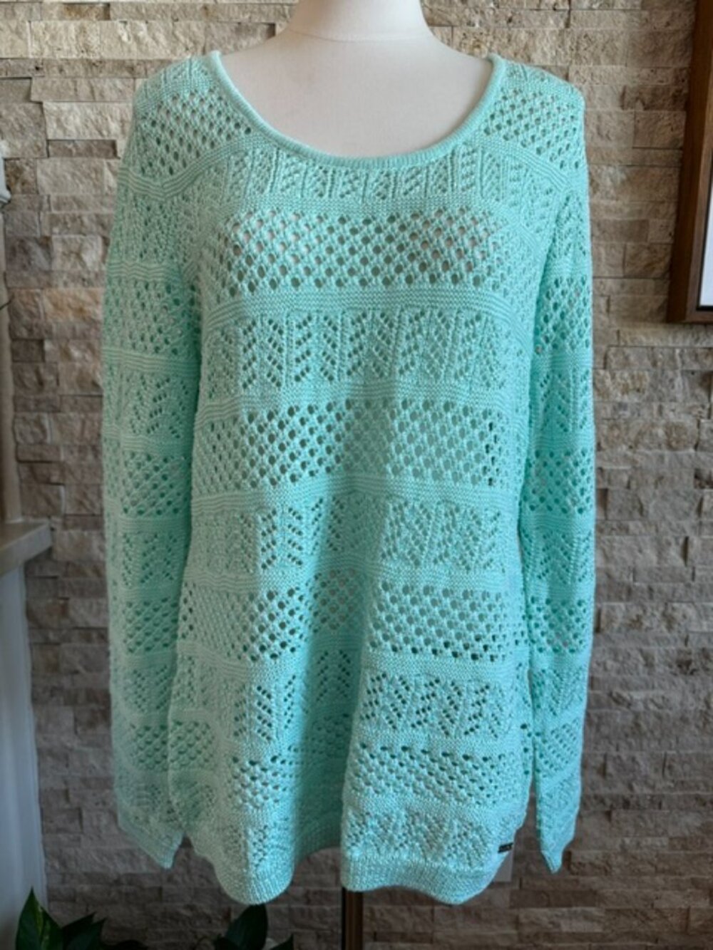 Calvin Klein Mint Colored Sweater Large NWT